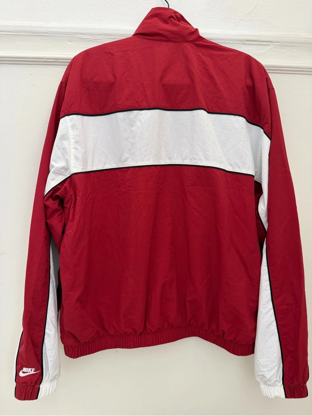 Nike Sportswear Club Lightweight Full-Zip Men’s Jacket in red and white Size M